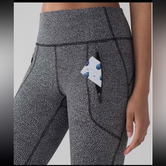 Lululemon Size 6 invigorate Black and White Leggings *Please read description* - Picture 9 of 12